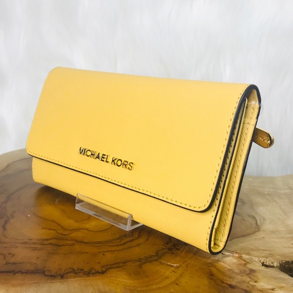 Michael Kors Jet Set Large Trifold Wallet - Picture 2 of 8